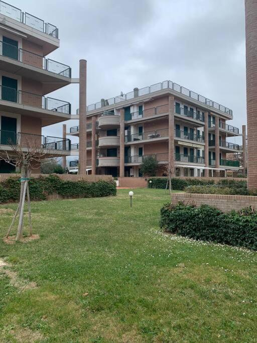 Appartamento Tranquillo Con Patio E Piscina La Caduta Ngoại thất bức ảnh